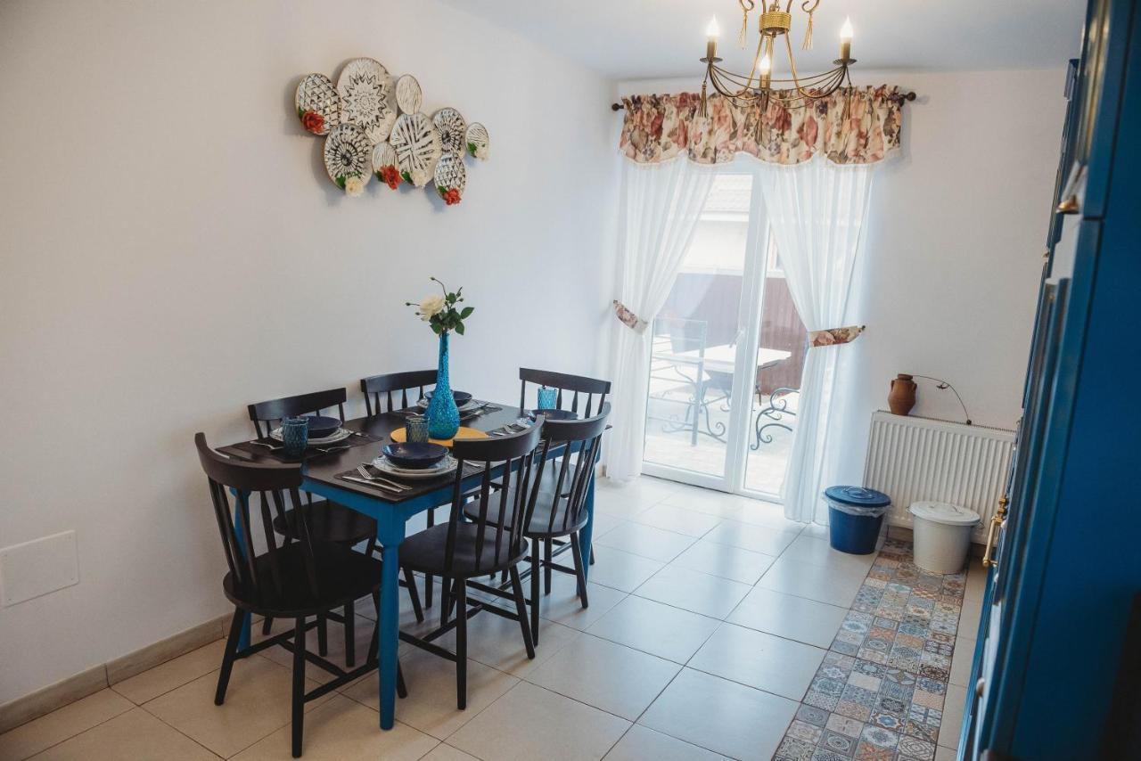 La Contessa Apartament Târgu Neamț Exteriör bild